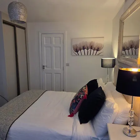 Beautiful Small 马洛