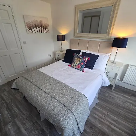 Beautiful Small 马洛